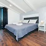 Deluxe A&a 3 * Rovinj