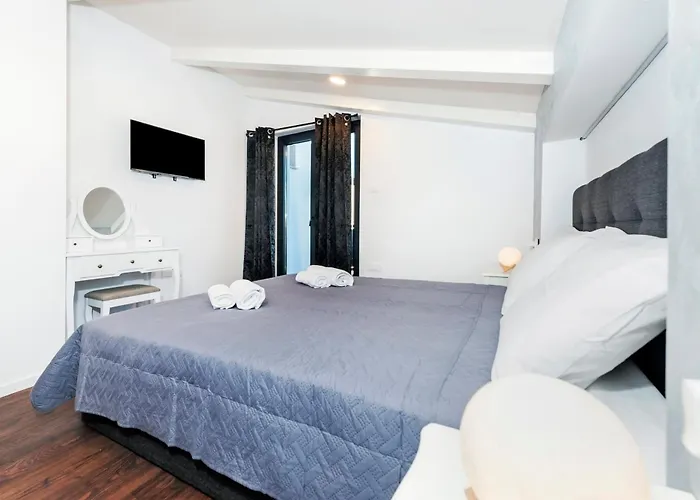 Deluxe A&a 3 * Rovigno